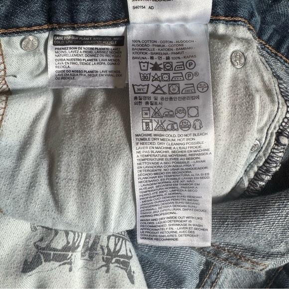 Levi's Relaxed Fit Dark Blue Jeans - Picture 7 of 8